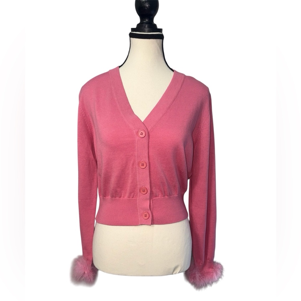 Pink V-Neck Button Crop Sweater with Feather Cuffs Lareg